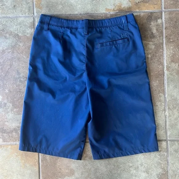 Youth large, under armor, golf shorts, good condition, no holes no stains - Picture 4 of 4